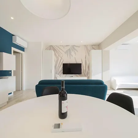 Apartmentsgarda - L'isola Blu * Garde