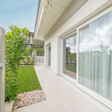 Apartmentsgarda - L'isola Blu 公寓 *