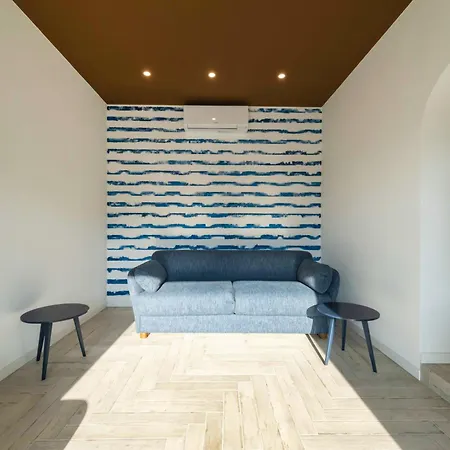 Apartmentsgarda - L'isola Blu * Garda (Verona)