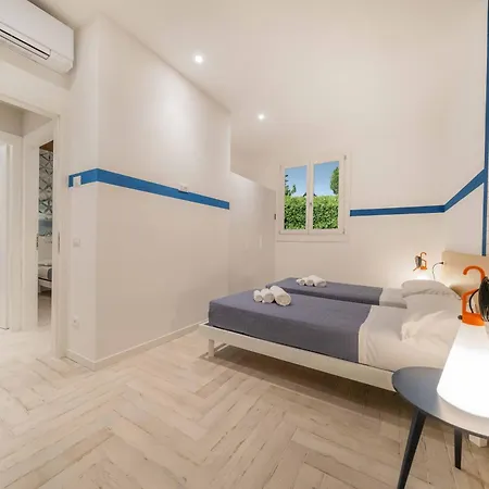Apartment Apartmentsgarda - L'isola Blu Garda (Verona)