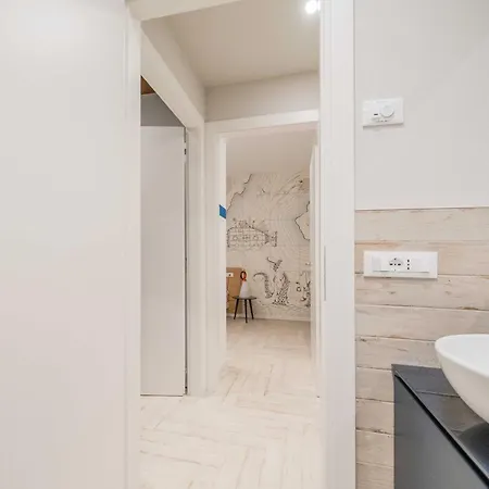 Apartmentsgarda - L'isola Blu * Garda (Verona)